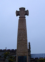 Al centro del paese, questa stele e' denominata druid cross...